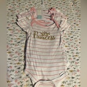 🌙 5 piece ⭐️ Gerber dreamy princess 0-3 months Baby Onesies bundle lot
